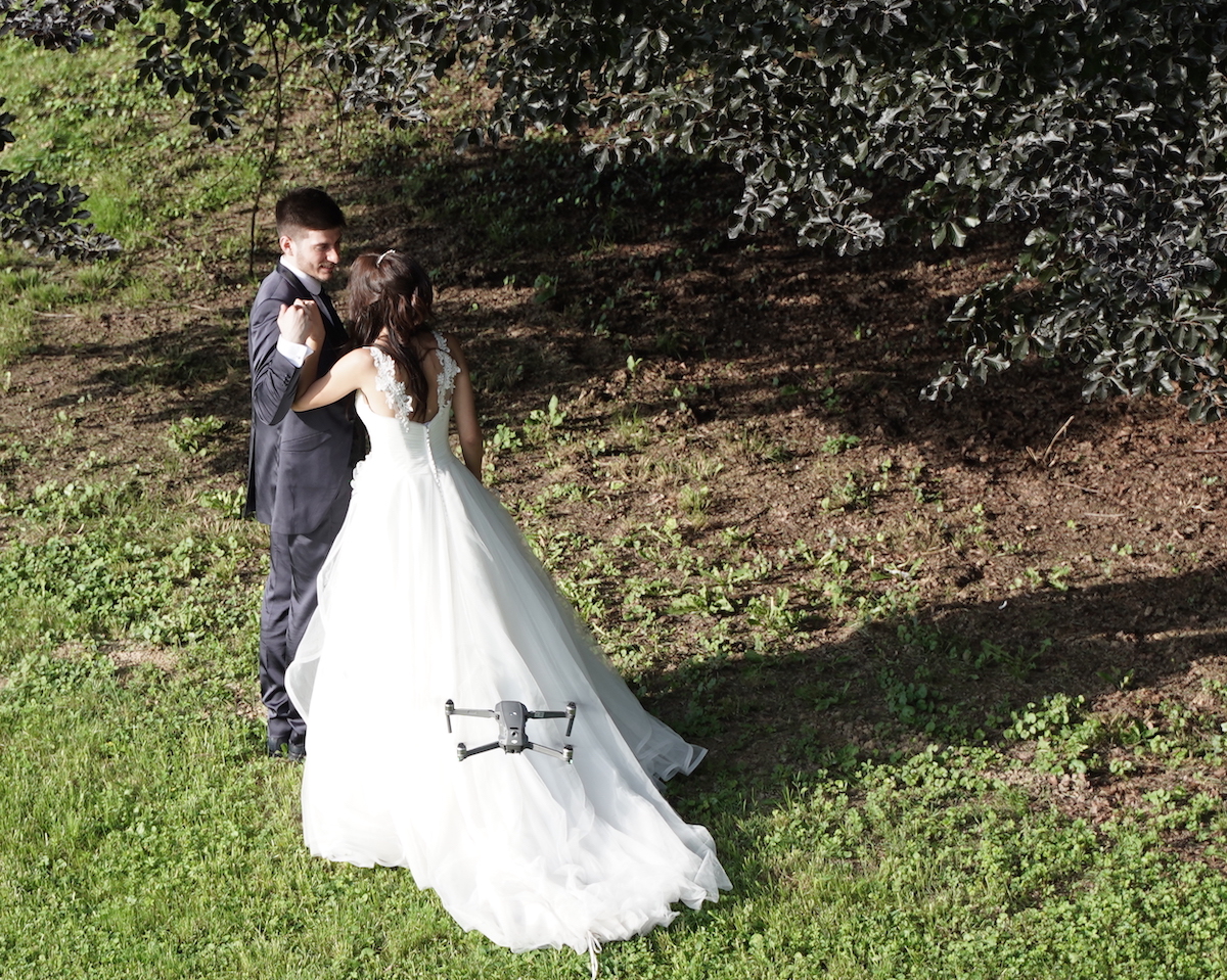 matrimonio foto drone, shooting matrimonio, giardino all'aperto, villa Vicenza parco esterno